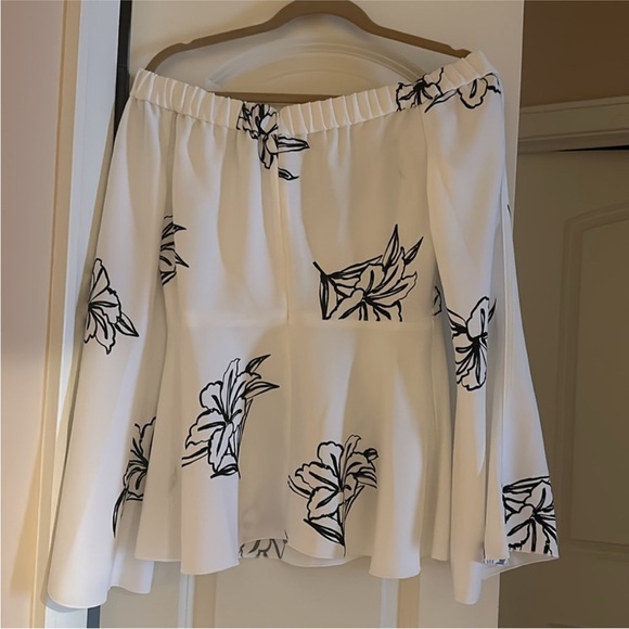 Derek Lam 10 Crosby off shoulder beautiful dressy top - Picture 5 of 7